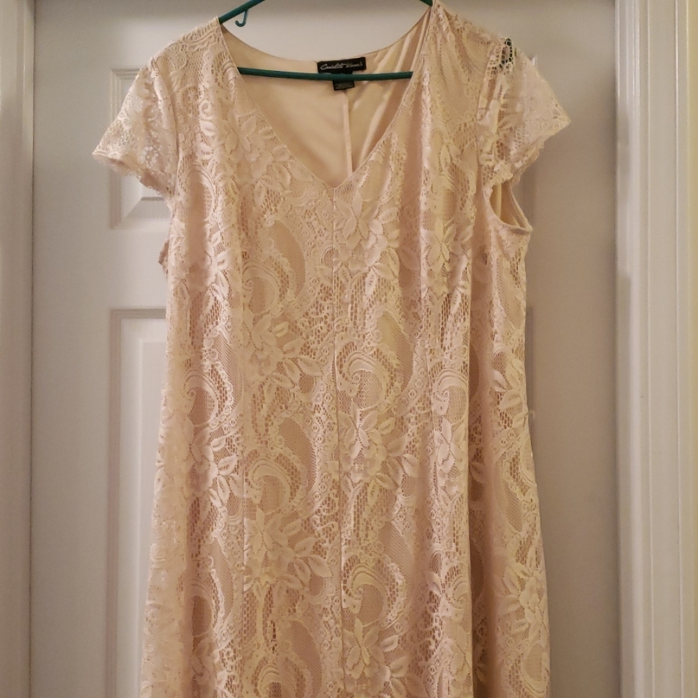 Long lace cream maxi dress